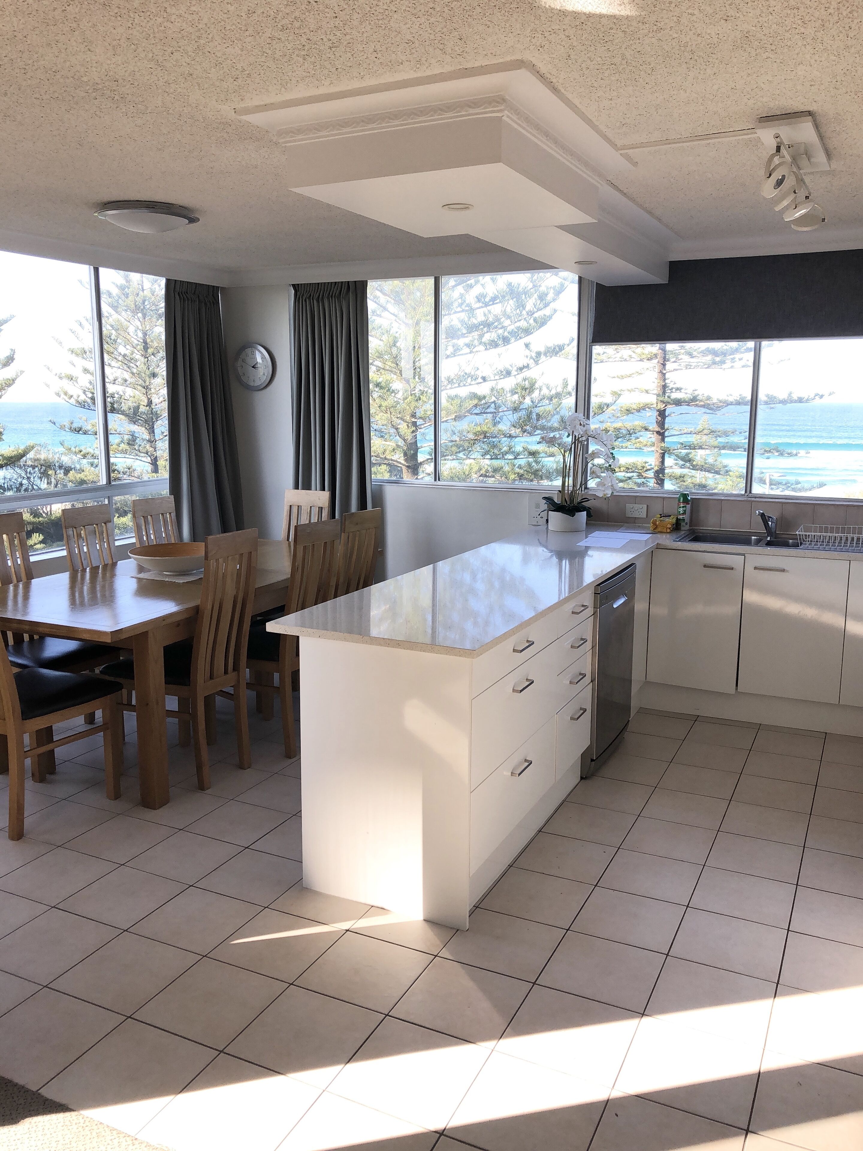 Oceania Beachside Holiday Apartments — image 15