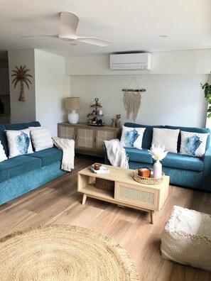 1 Bedroom Apartment | Coin séjour