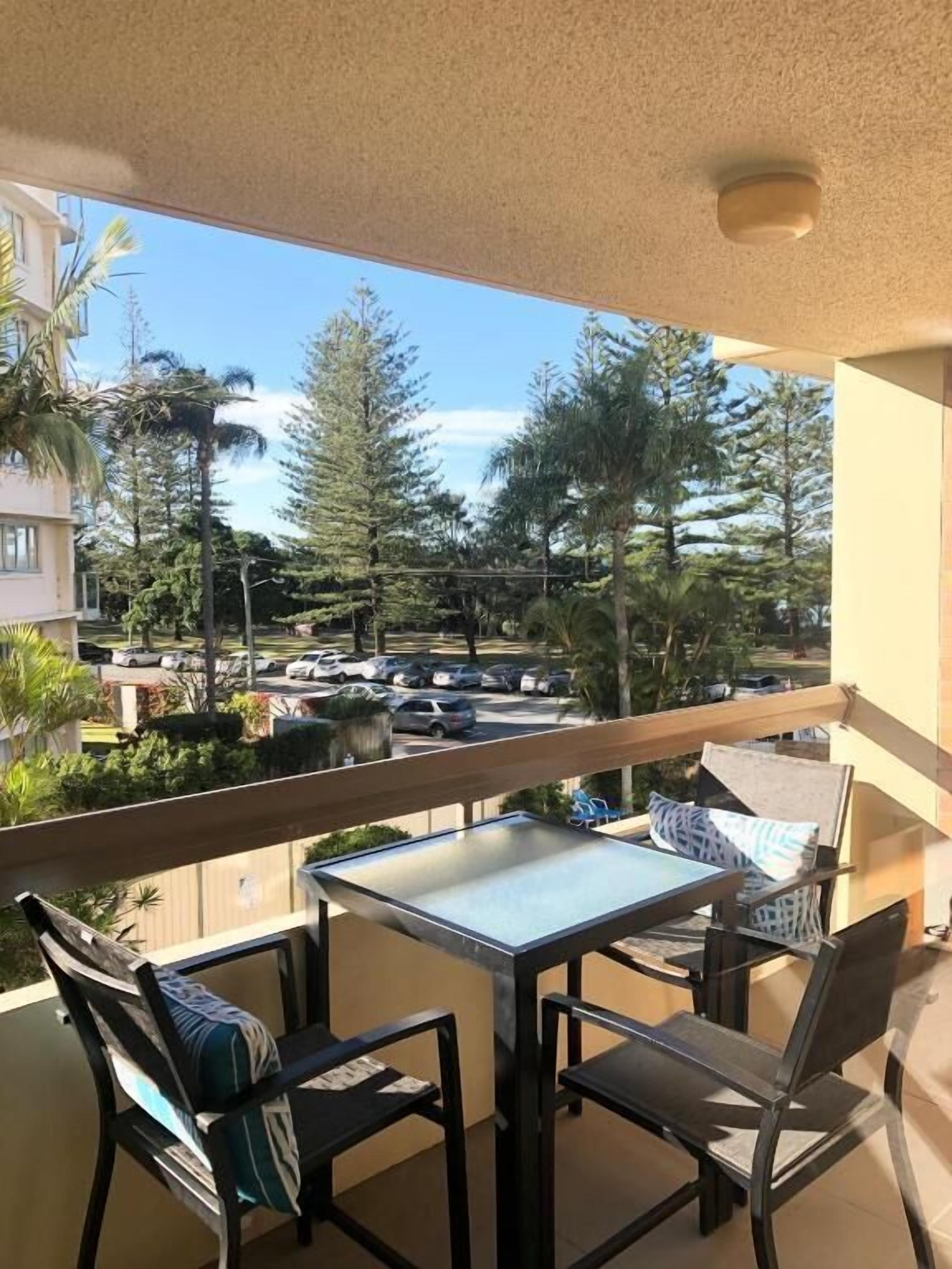 Oceania Beachside Holiday Apartments — image 13