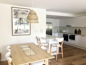 1 Bedroom Apartment | Khu phòng khách | TV LCD 