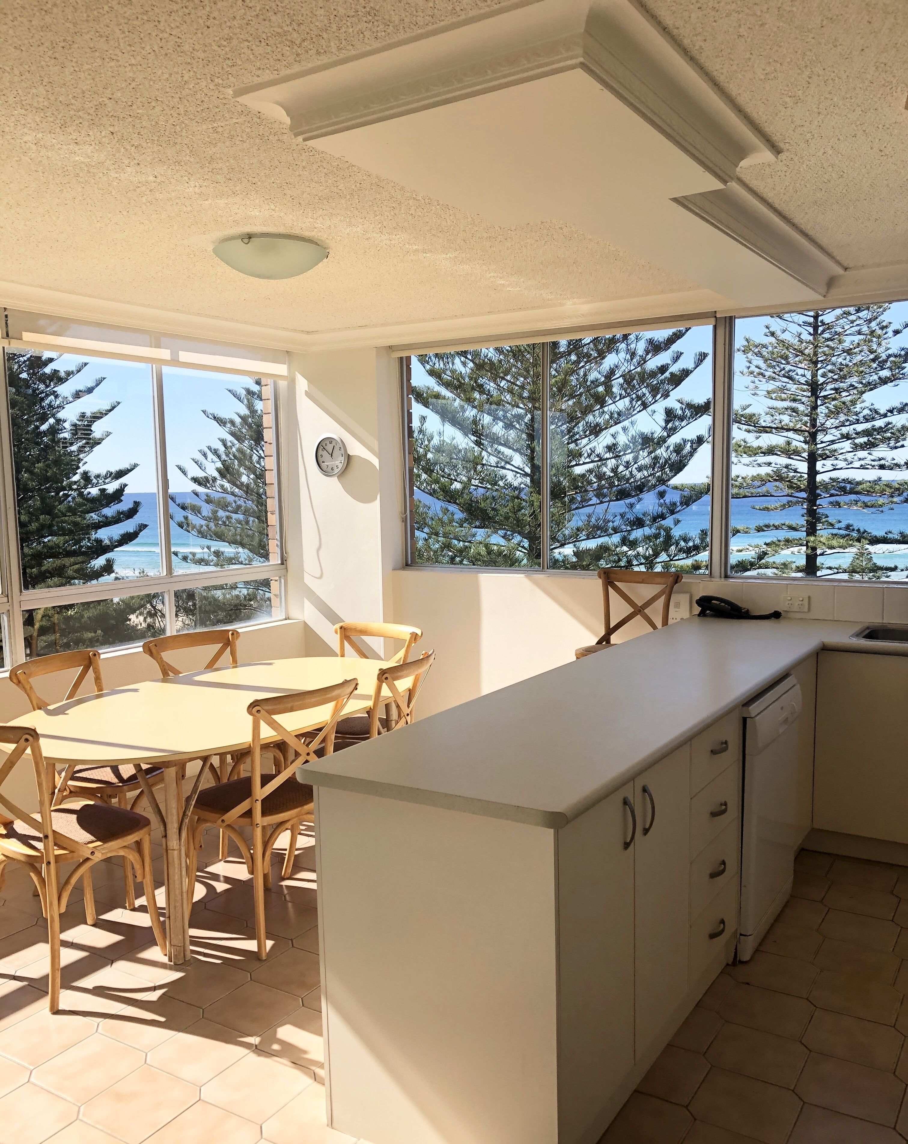 Oceania Beachside Holiday Apartments — image 17