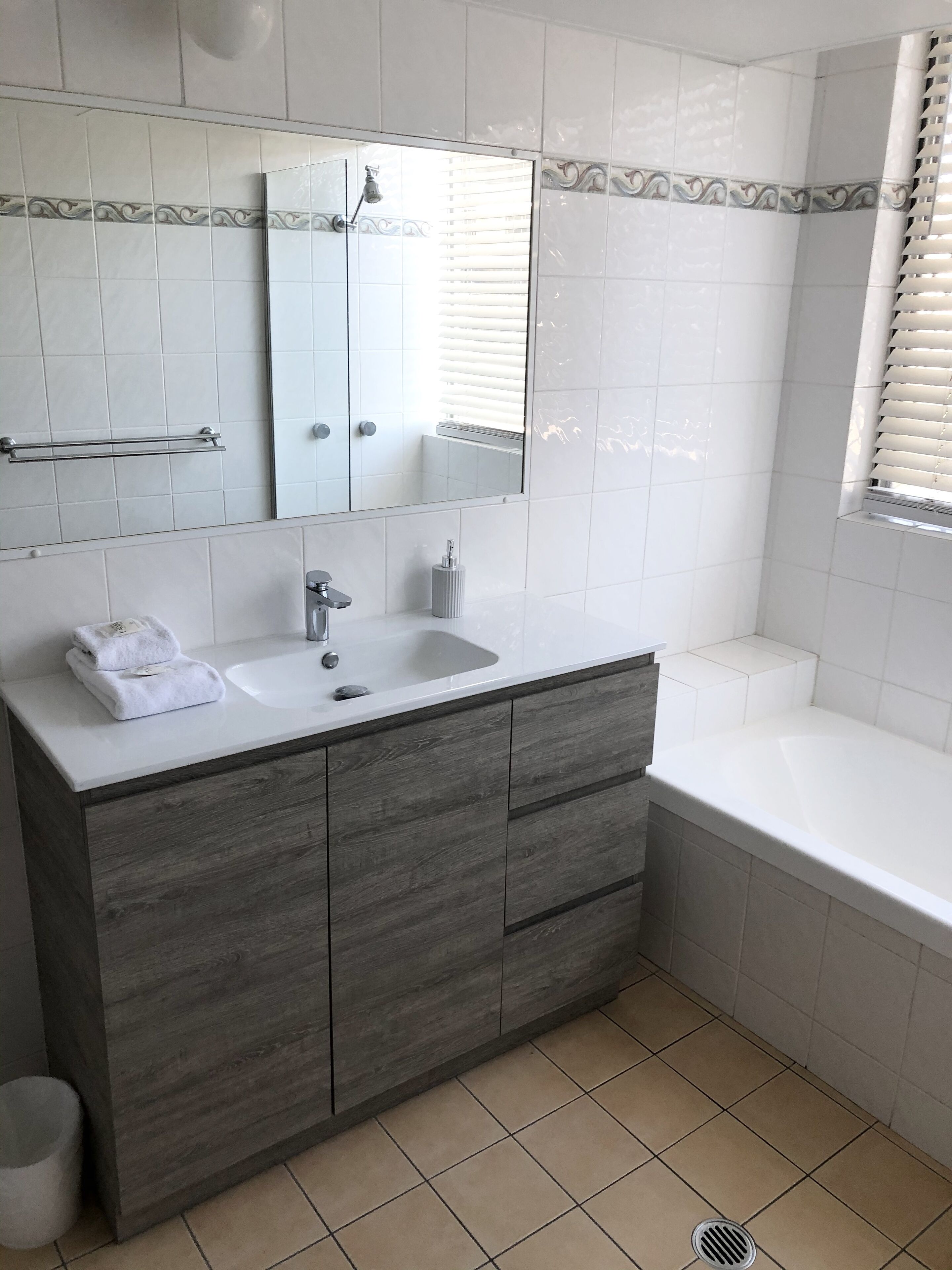 Oceania Beachside Holiday Apartments — image 10