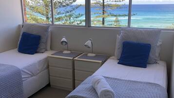 3-Bedroom Apartment | 3 quartos, individualmente decorados, individualmente mobiliados