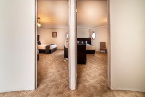 Family Room | Free WiFi, bed sheets - Capital O Posada del Virrey (Zacatecas)