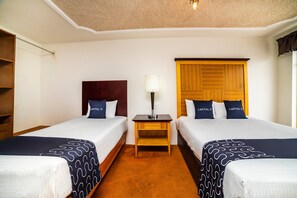 Standard Triple Room - Capital O Posada del Virrey (Zacatecas)