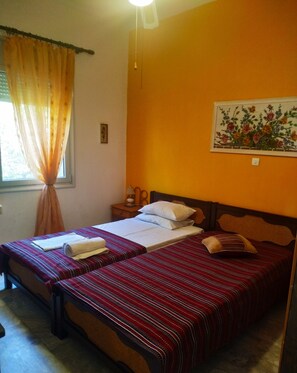 4 chambres, fer et planche à repasser, Wi-Fi, draps fournis
