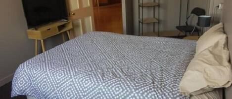 Wi-Fi de cortesia, roupa de cama