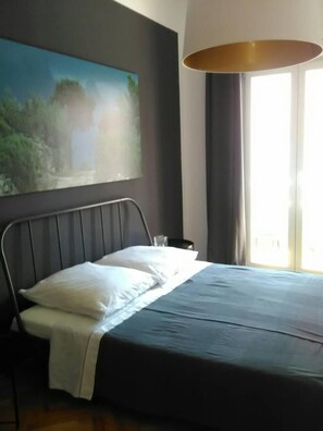 3 bedrooms, desk, iron/ironing board, WiFi