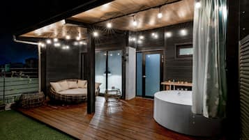 Panoramic Penthouse | 1 bedroom, free minibar, desk, blackout curtains