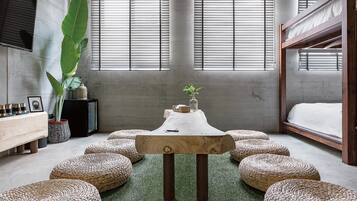 Dortoir Partagé Familial | Articles gratuits dans le mini-bar, bureau, rideaux occultants
