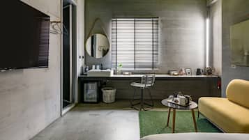 Comfort Double Room | Living room | Flat-screen TV