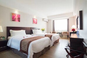In-room safe, blackout curtains, free WiFi, bed sheets