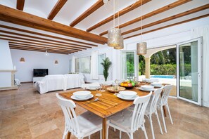 Outdoor dining - Beautiful and comfortable villa in Javea, Costa Blanca, Spain with private pool for 6 persons (Javea)