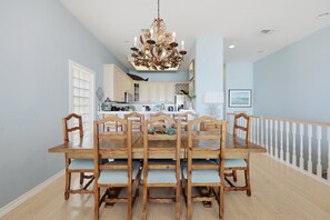 Townhome, 3 Bedrooms | Dining