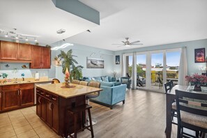 Interior - Pirate Theme 2nd floor1Bedroom+bunks  Highchair.Crib, Beach chairs, and Towels  (Panama City Beach)