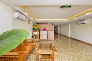 Standard Double Room | Reception - Truong Thinh Hotel (Nha Trang)