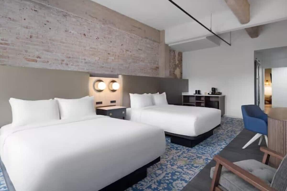 Hypo-allergenic bedding, in-room safe, desk, laptop workspace