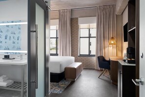 Standard Room, 1 King Bed | Hypo-allergenic bedding, in-room safe, desk, laptop workspace - Origin Atlanta, a Wyndham Hotel (Atlanta)