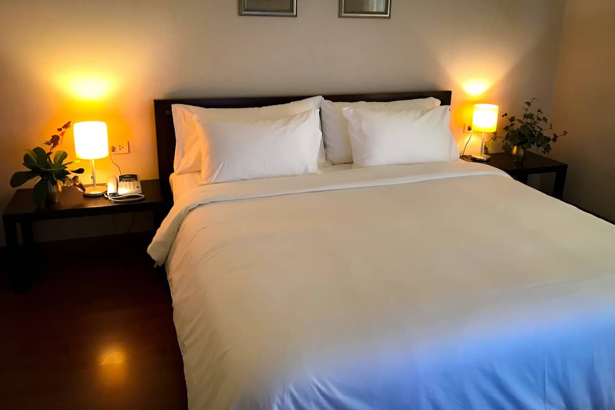 Deluxe Apartment | 1 bedroom, in-room safe, desk, soundproofing