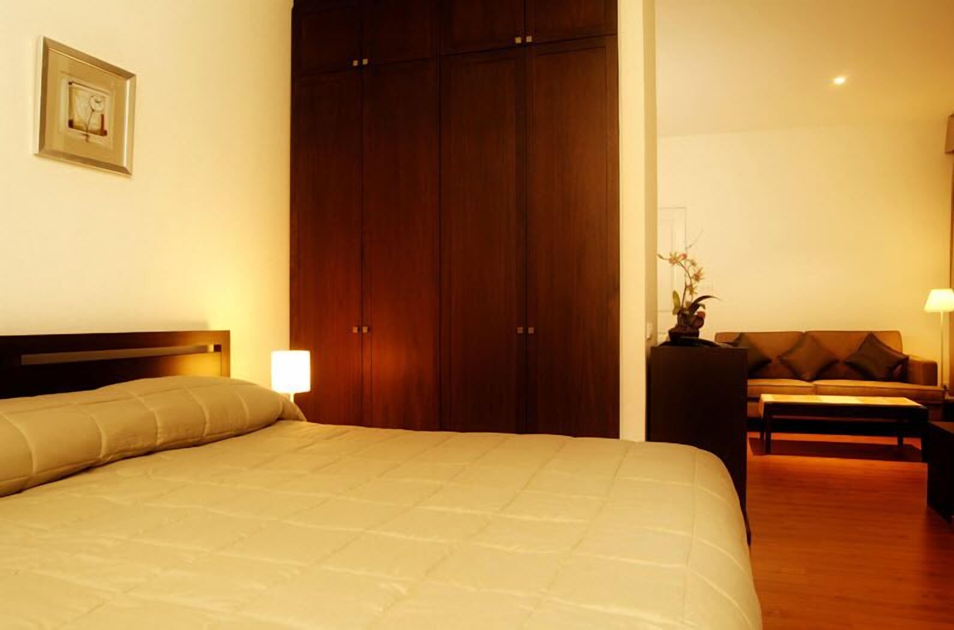 1 bedroom, in-room safe, desk, soundproofing