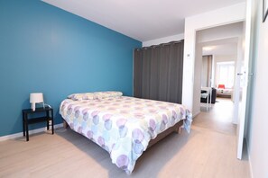 3 chambres, bureau, Wi-Fi gratuit, draps fournis