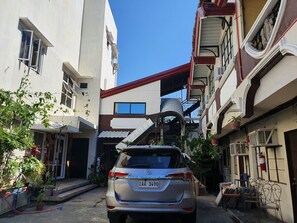 Exterior - Casa Sarmiento Travelers Inn (Laoag)