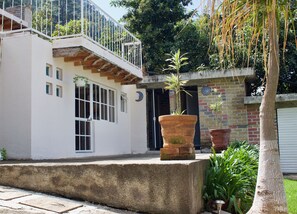 Honeymoon Villa | Individually furnished, free WiFi, bed sheets