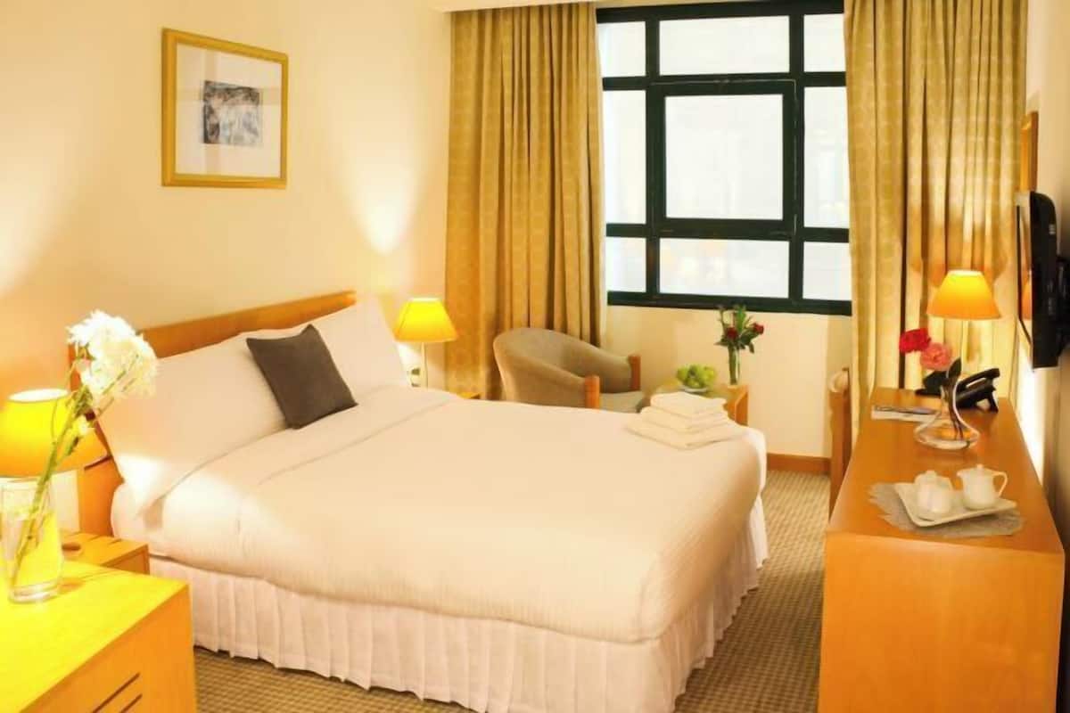 Minibar, in-room safe, individually furnished, desk