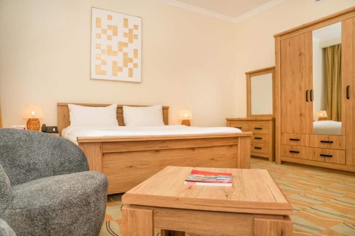 Premium King Room | Minibar, coffres-forts dans les chambres, ameublement personnalisé