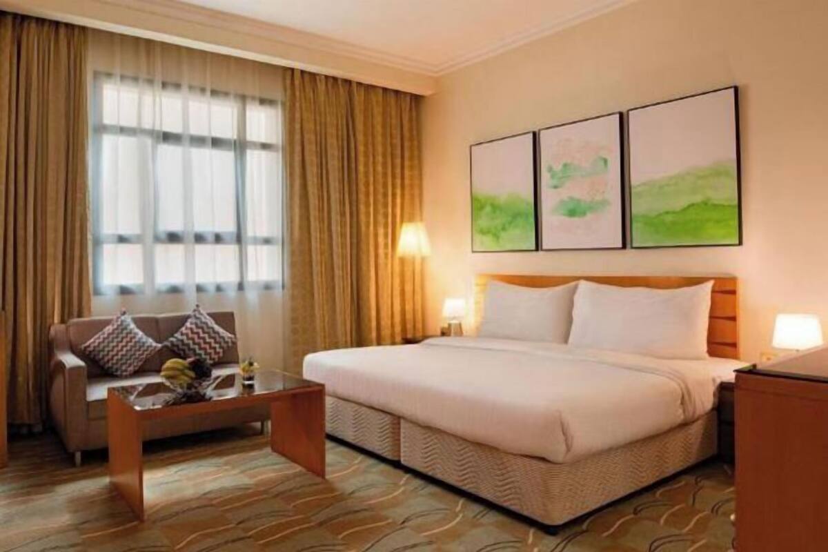 Minibar, in-room safe, individually furnished, desk