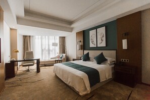 Luxury-Doppelzimmer | Verdunkelungsvorhänge, kostenloses WLAN, Bettwäsche