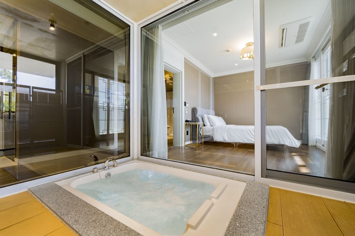 Bain à remous privé