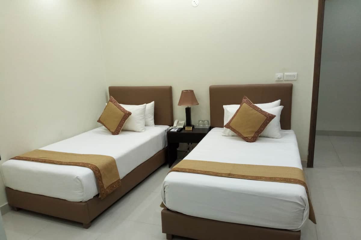 Standard Room | Down duvets, individually decorated, individually furnished, desk