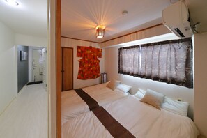 아파트 (702) | 1 개의 침실, 각각 다른 스타일의 인테리어, 각각 다르게 가구 비치, 책상