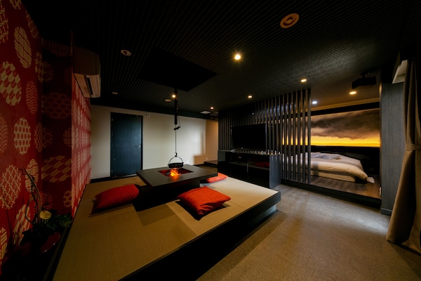 President Room | Desk, soundproofing, free WiFi