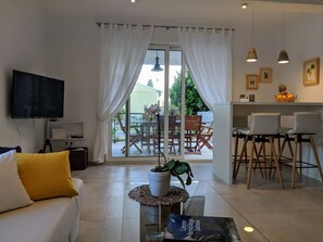 TV, books, stereo