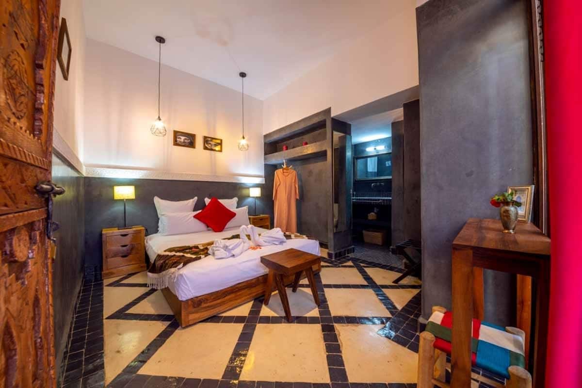 Superior Double Room, Private Bathroom | 1 bedroom, in-room safe, individually decorated, individually furnished