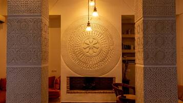 Exclusive House, Multiple Bedrooms | Living area