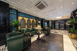 TV - Madelise Central Hotel & Travel (Hanoi)