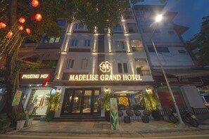 Front of property - Madelise Central Hotel & Travel (Hanoi)