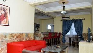 Apartament Deluxe, 2 dormitoris | Caixa forta a l'habitació, decoració individual i mobiliari individual 