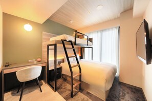 Escritorio, sistema de insonorización, wifi gratis y ropa de cama