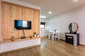 Studio | Oleskelualue | Taulutelevisio