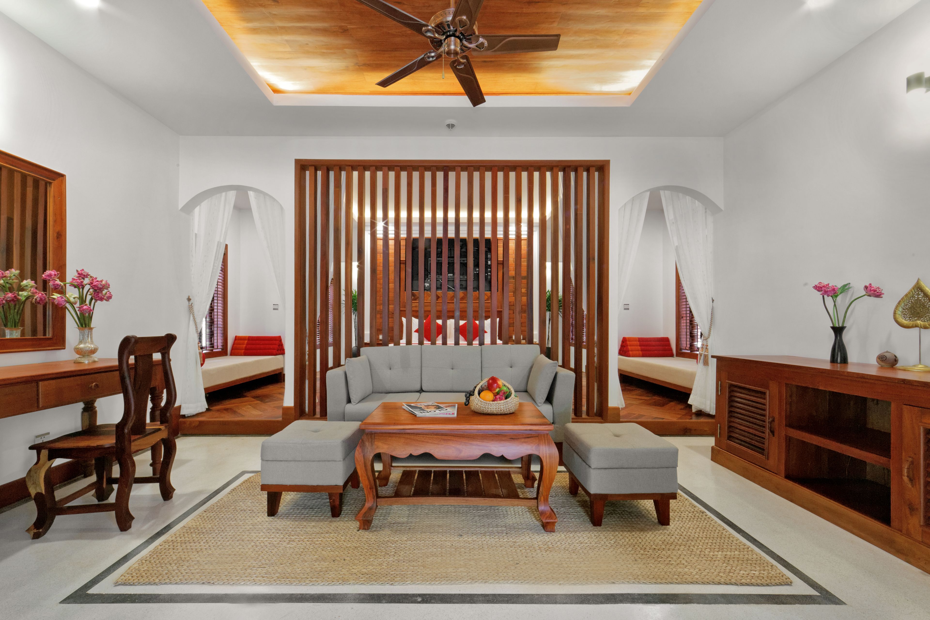 smart tv, netflix, first-run films, pay films