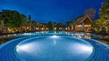 Outdoor pool, free cabanas, pool umbrellas