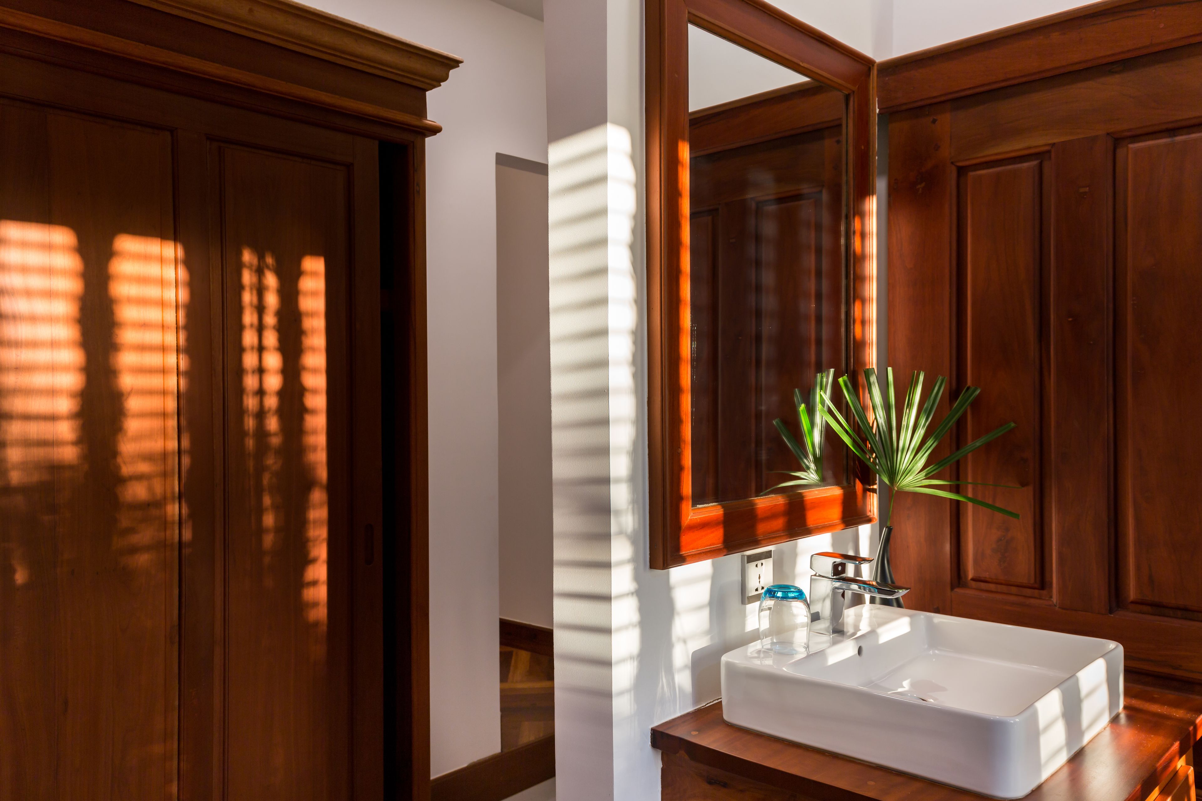 presidential suite, pool view, 2 bedrooms | bathroom sink