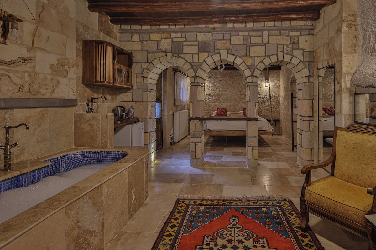 honeymoon suite | 1 bedroom, premium bedding, individually decorated