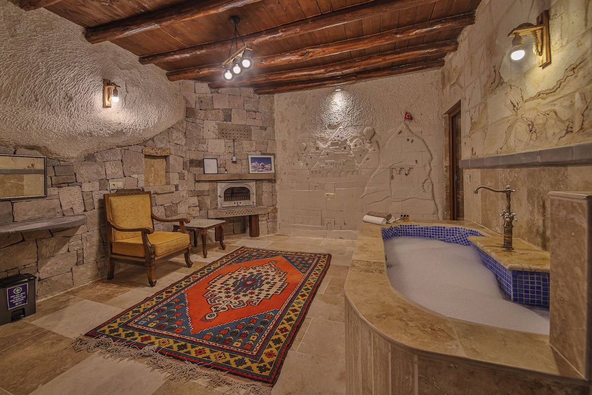 honeymoon suite | 1 bedroom, premium bedding, individually decorated