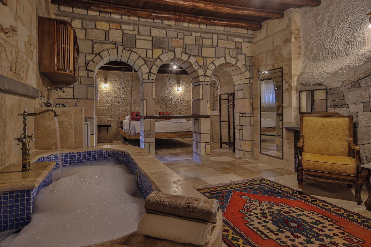 honeymoon suite | 1 bedroom, premium bedding, individually decorated