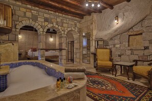 Honeymoon Suite | 1 bedroom, premium bedding, individually decorated - Luwian Stone House (Nevsehir)